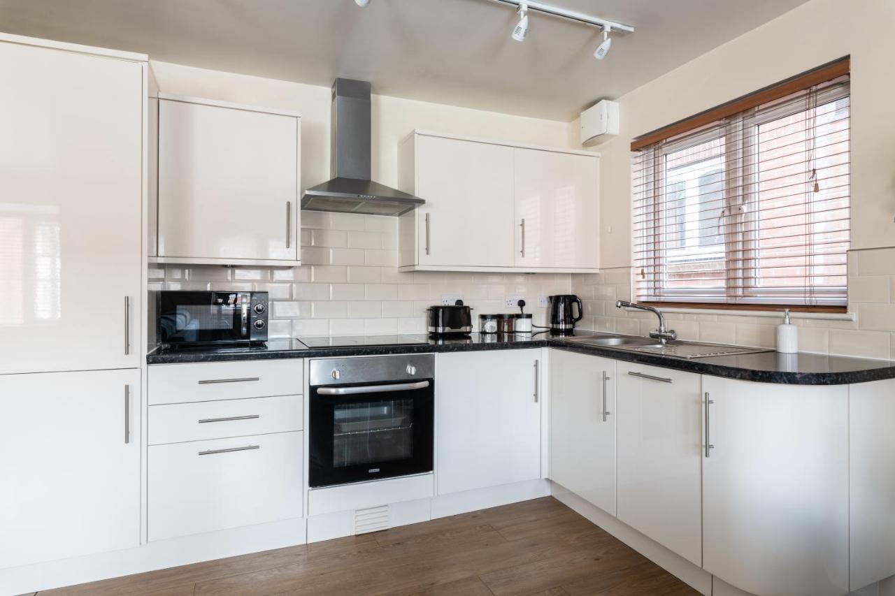 Spacious 2Br Flat - 2 Free Parking Spaces - Near Lgw Airport كرولي المظهر الخارجي الصورة